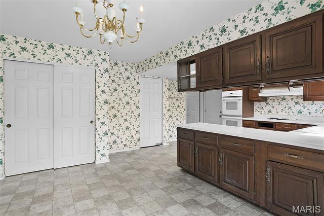 1917 Dovercliff Court, Chesterfield, MO 63017