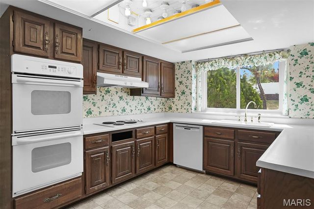 1917 Dovercliff Court, Chesterfield, MO 63017