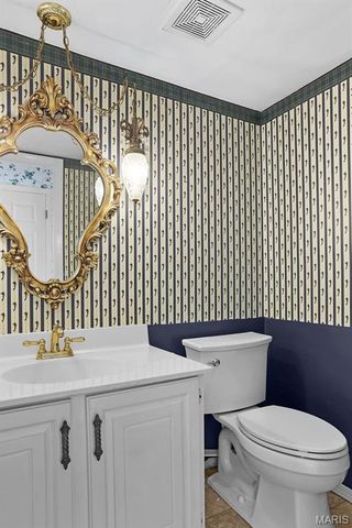 1917 Dovercliff Court, Chesterfield, MO 63017