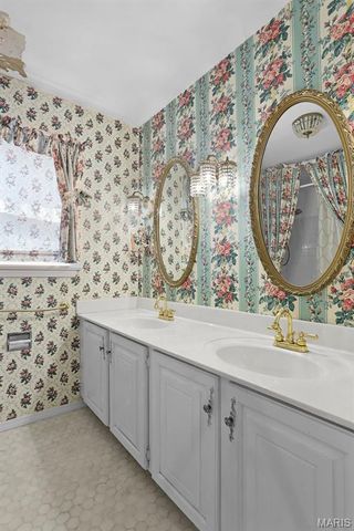 1917 Dovercliff Court, Chesterfield, MO 63017