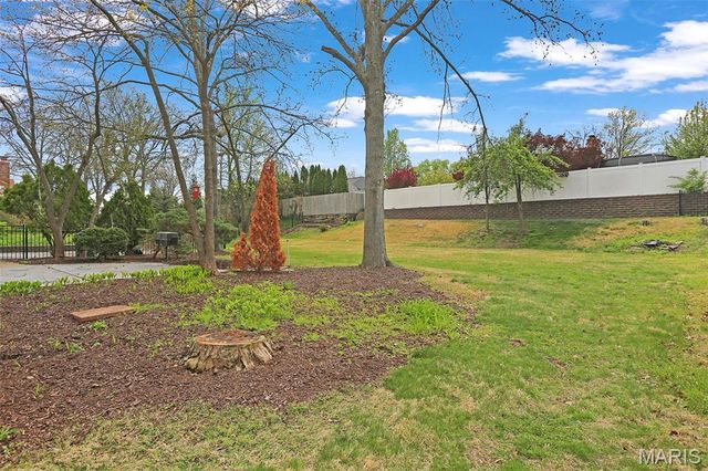 1917 Dovercliff Court, Chesterfield, MO 63017