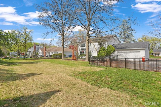 1917 Dovercliff Court, Chesterfield, MO 63017