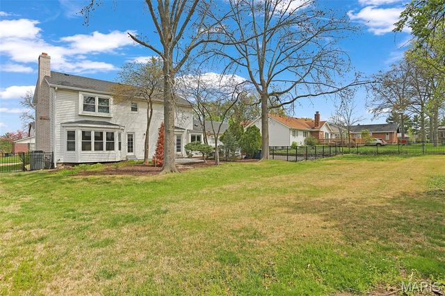 1917 Dovercliff Court, Chesterfield, MO 63017