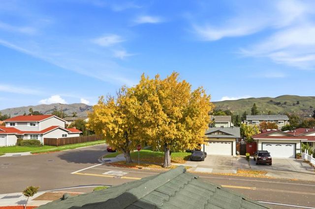 2045 Treewood Lane, San Jose, CA 95132