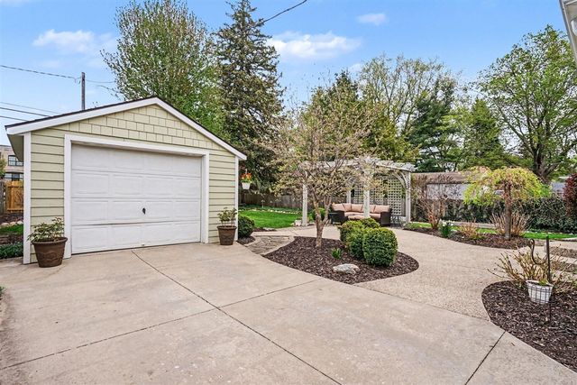 175 E 25th Street, Holland, MI 49423