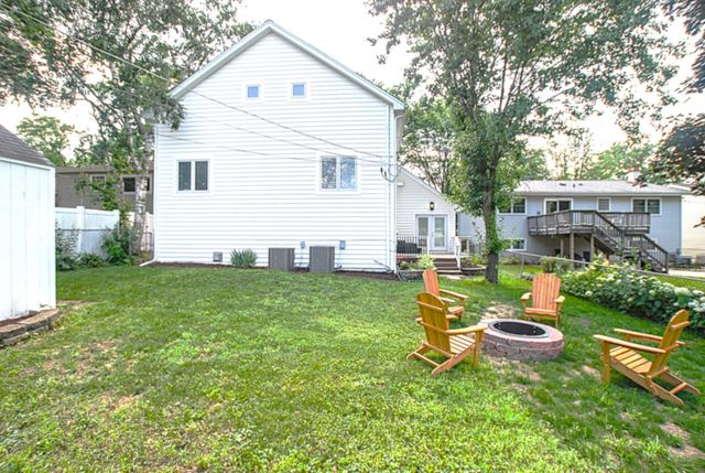111 N Kenilworth Avenue, Glen Ellyn, IL 60137