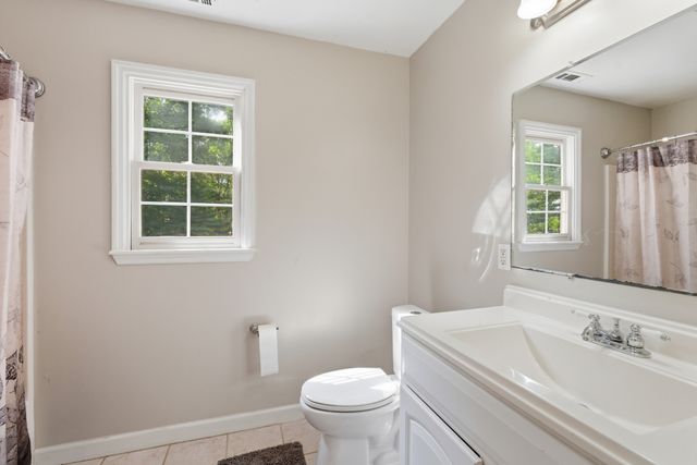 957 Ford Rd, White Bluff, TN 37187