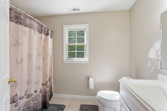 957 Ford Rd, White Bluff, TN 37187