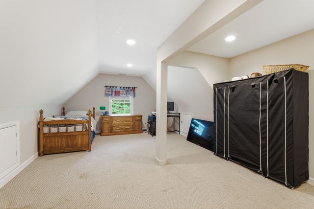 957 Ford Rd, White Bluff, TN 37187