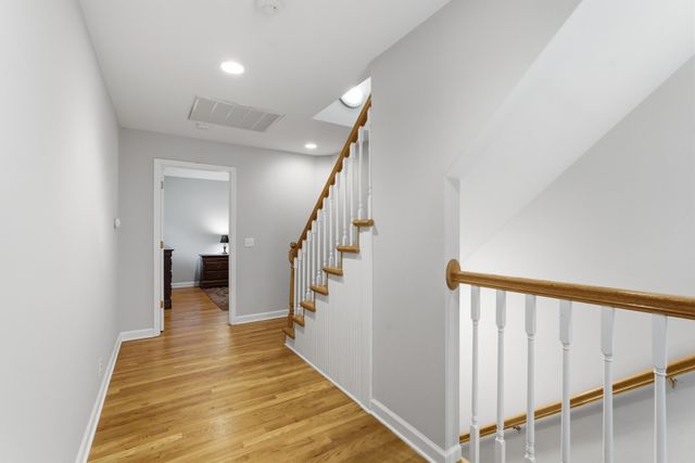 957 Ford Rd, White Bluff, TN 37187
