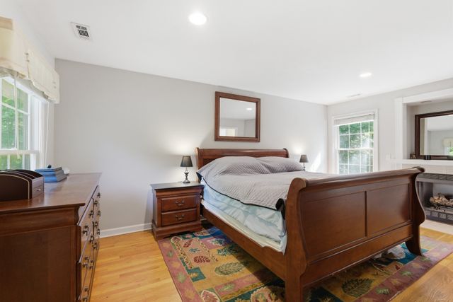 957 Ford Rd, White Bluff, TN 37187