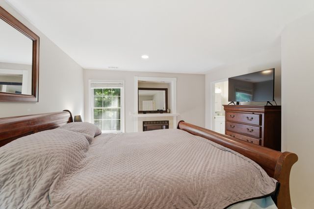 957 Ford Rd, White Bluff, TN 37187