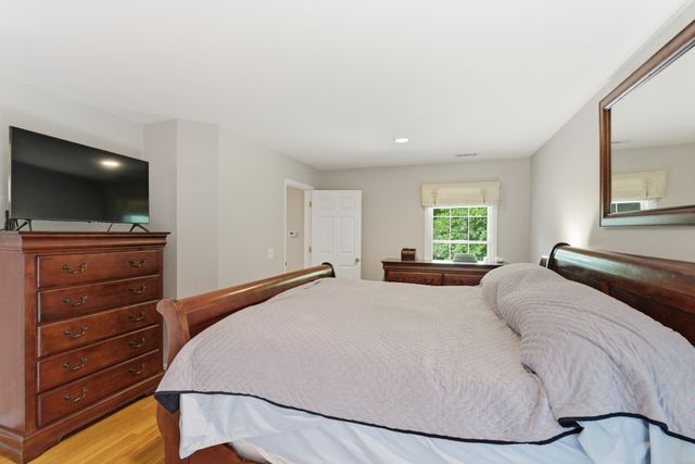 957 Ford Rd, White Bluff, TN 37187