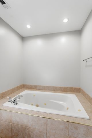 957 Ford Rd, White Bluff, TN 37187