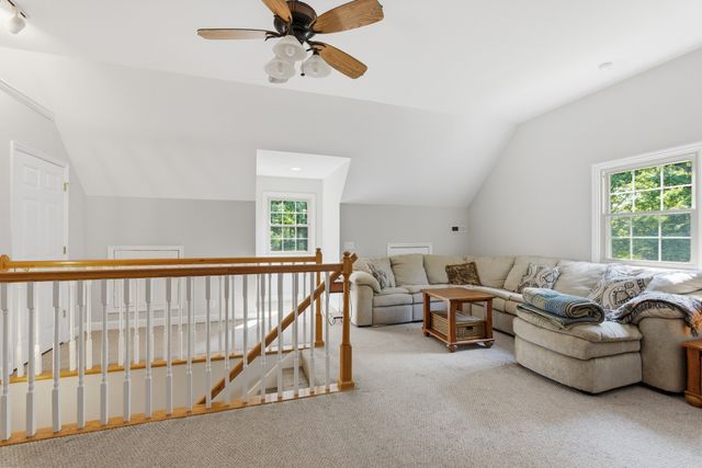 957 Ford Rd, White Bluff, TN 37187