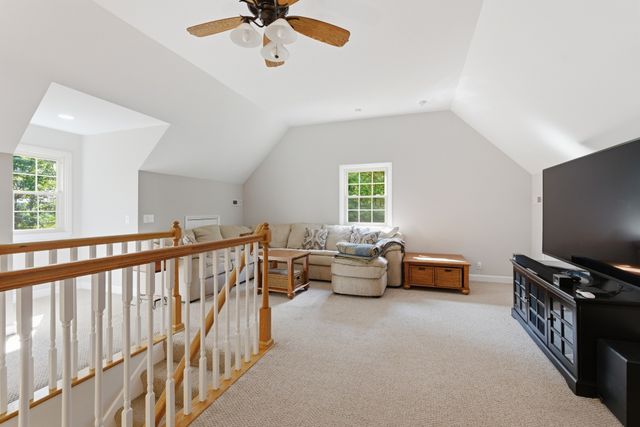 957 Ford Rd, White Bluff, TN 37187