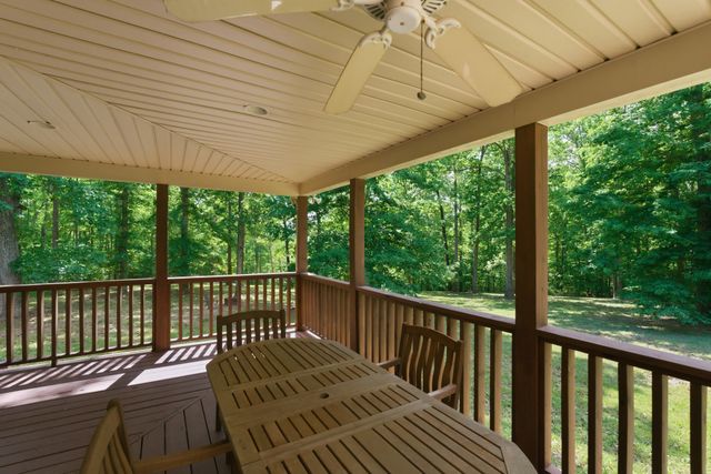957 Ford Rd, White Bluff, TN 37187