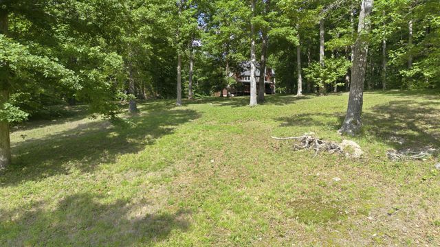 957 Ford Rd, White Bluff, TN 37187