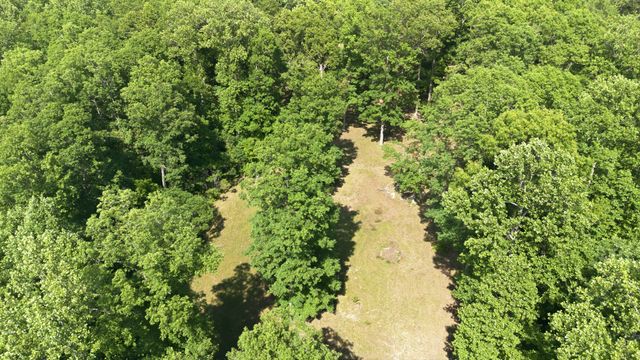 957 Ford Rd, White Bluff, TN 37187