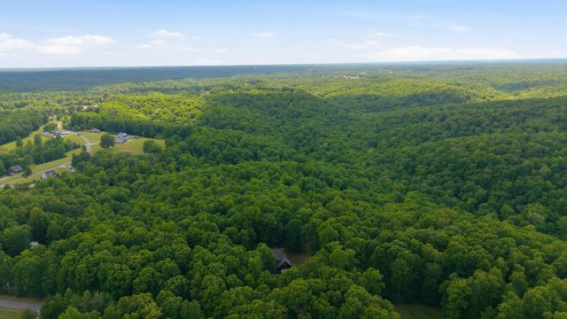 957 Ford Rd, White Bluff, TN 37187