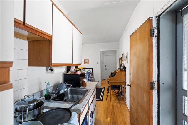 656 W Oakdale Avenue 3B, Chicago, IL 60657