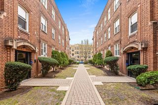 656 W Oakdale Avenue 3B, Chicago, IL 60657
