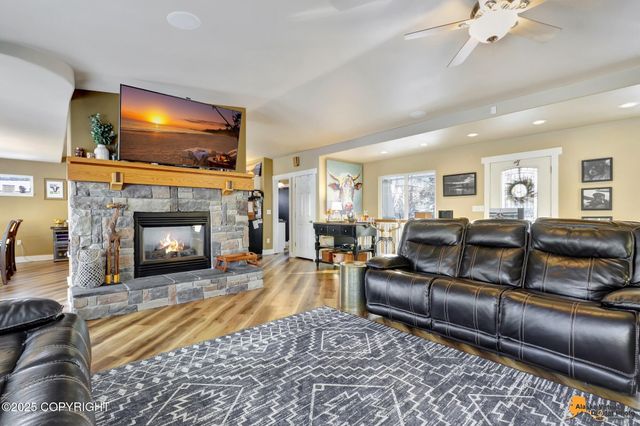 12961 Nora Drive, Anchorage, AK 99515