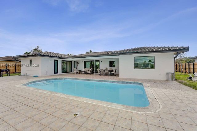 16653 Golfview Drive, Weston, FL 33326