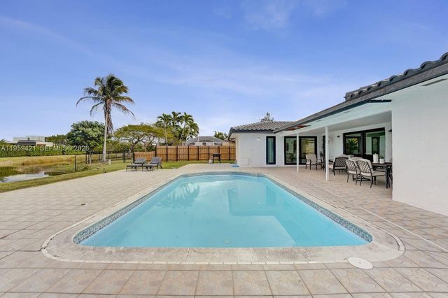 16653 Golfview Drive, Weston, FL 33326