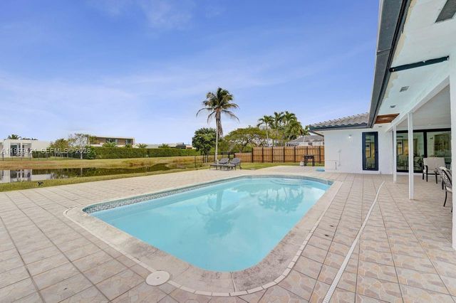 16653 Golfview Drive, Weston, FL 33326