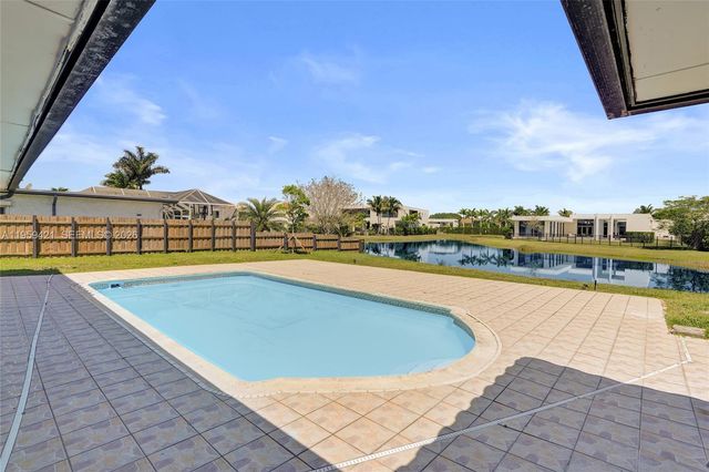 16653 Golfview Drive, Weston, FL 33326