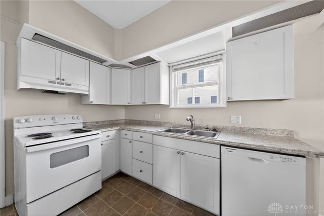 11 Lutz Avenue, Dayton, OH 45420