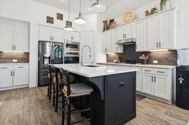 1912 McDougall Creek, Van Alstyne, TX 75495