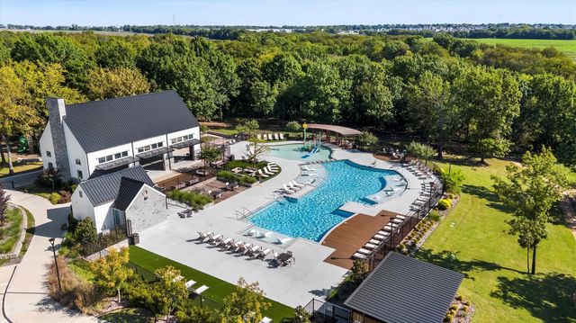 1912 McDougall Creek, Van Alstyne, TX 75495