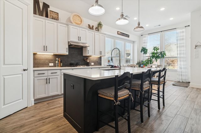 1912 McDougall Creek, Van Alstyne, TX 75495