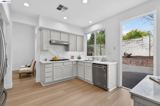 5071 5071 Winterbrook Ave, Dublin, CA 94568