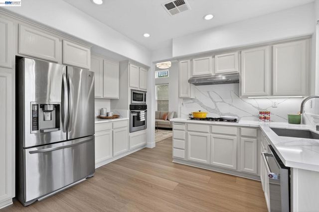 5071 5071 Winterbrook Ave, Dublin, CA 94568