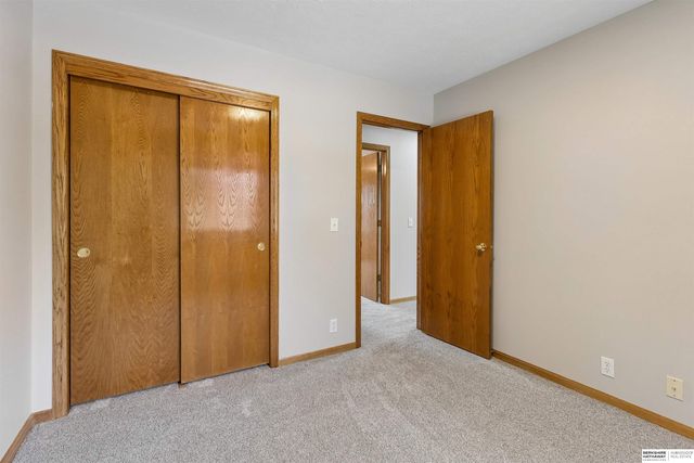 1609 Savannah Drive, Papillion, NE 68133
