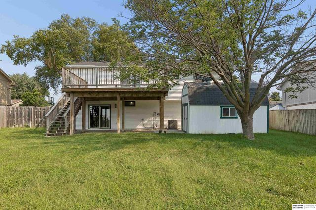 1609 Savannah Drive, Papillion, NE 68133