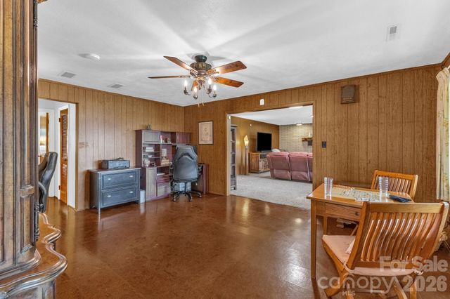 87 Rockwood Road, Waynesville, NC 28786