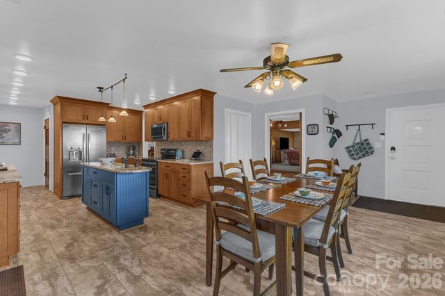 87 Rockwood Road, Waynesville, NC 28786