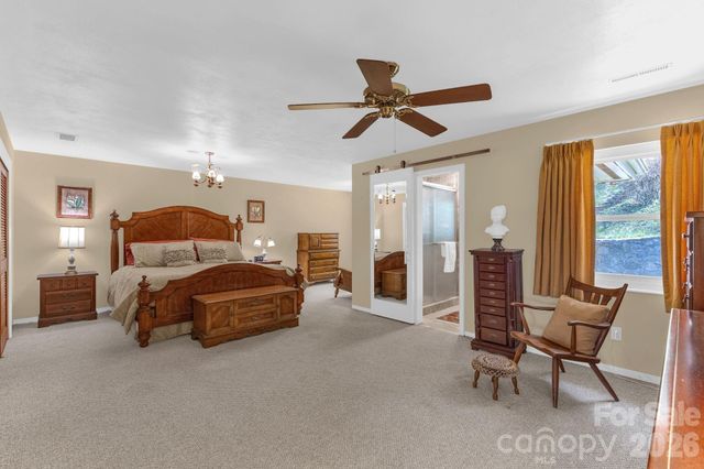 87 Rockwood Road, Waynesville, NC 28786