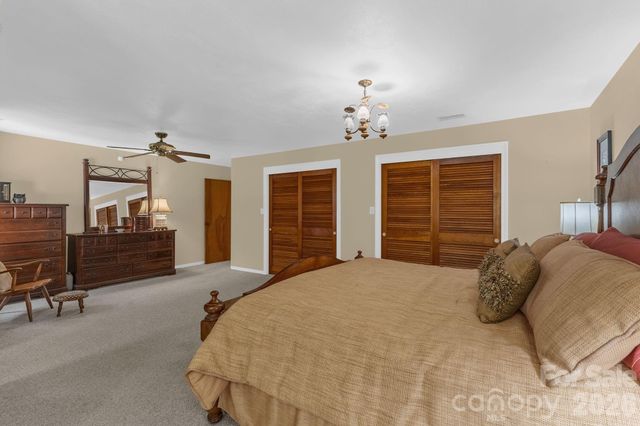 87 Rockwood Road, Waynesville, NC 28786