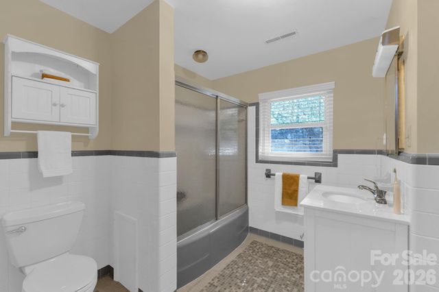 87 Rockwood Road, Waynesville, NC 28786