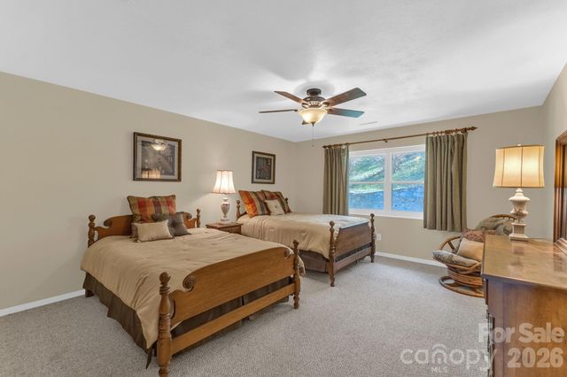 87 Rockwood Road, Waynesville, NC 28786