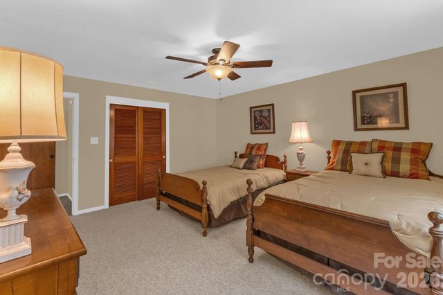 87 Rockwood Road, Waynesville, NC 28786