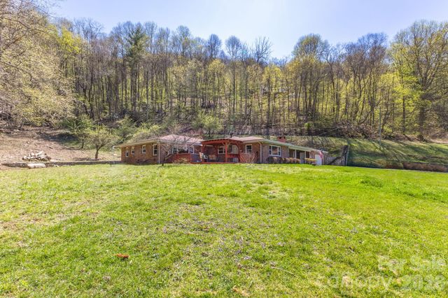 87 Rockwood Road, Waynesville, NC 28786