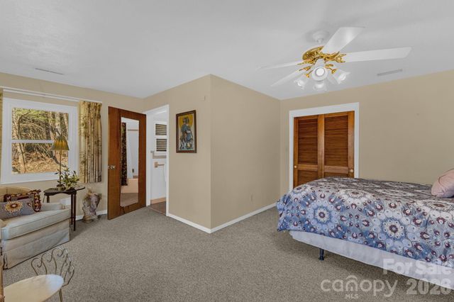 87 Rockwood Road, Waynesville, NC 28786