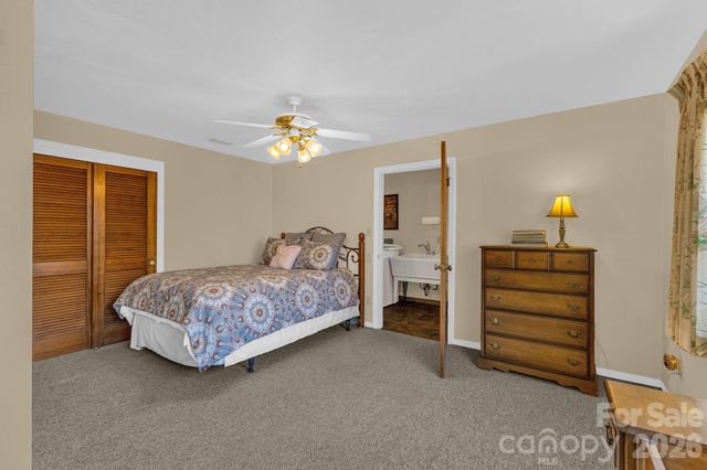 87 Rockwood Road, Waynesville, NC 28786