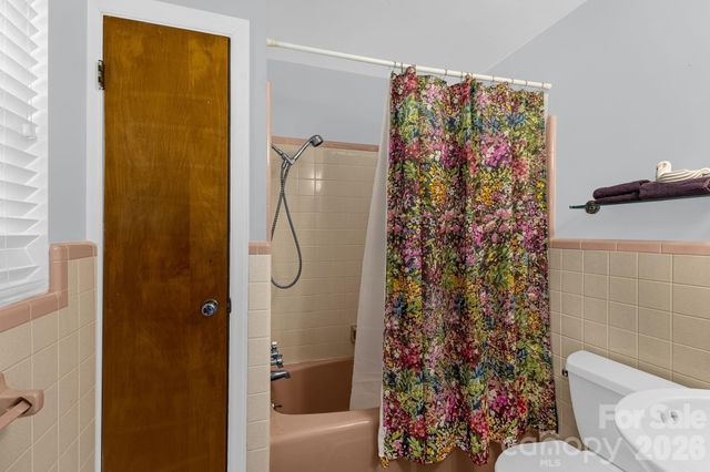 87 Rockwood Road, Waynesville, NC 28786